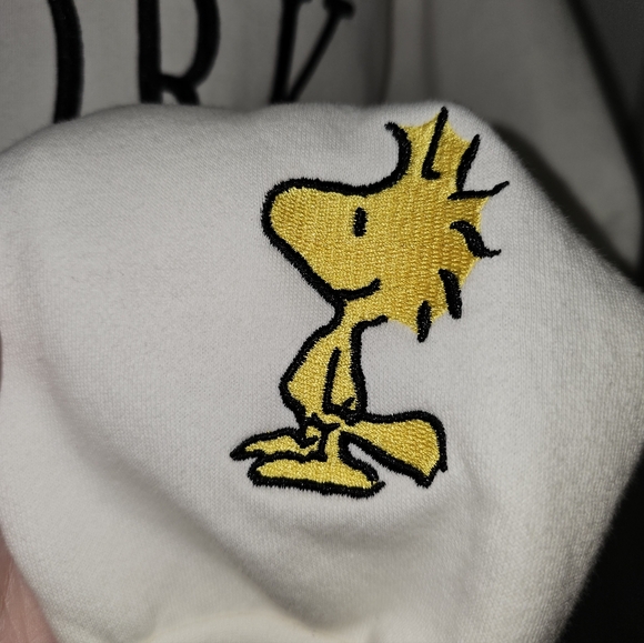 Peanuts, Snoopy, Ivory Sweatshirt, Size M - Picture 4 of 11